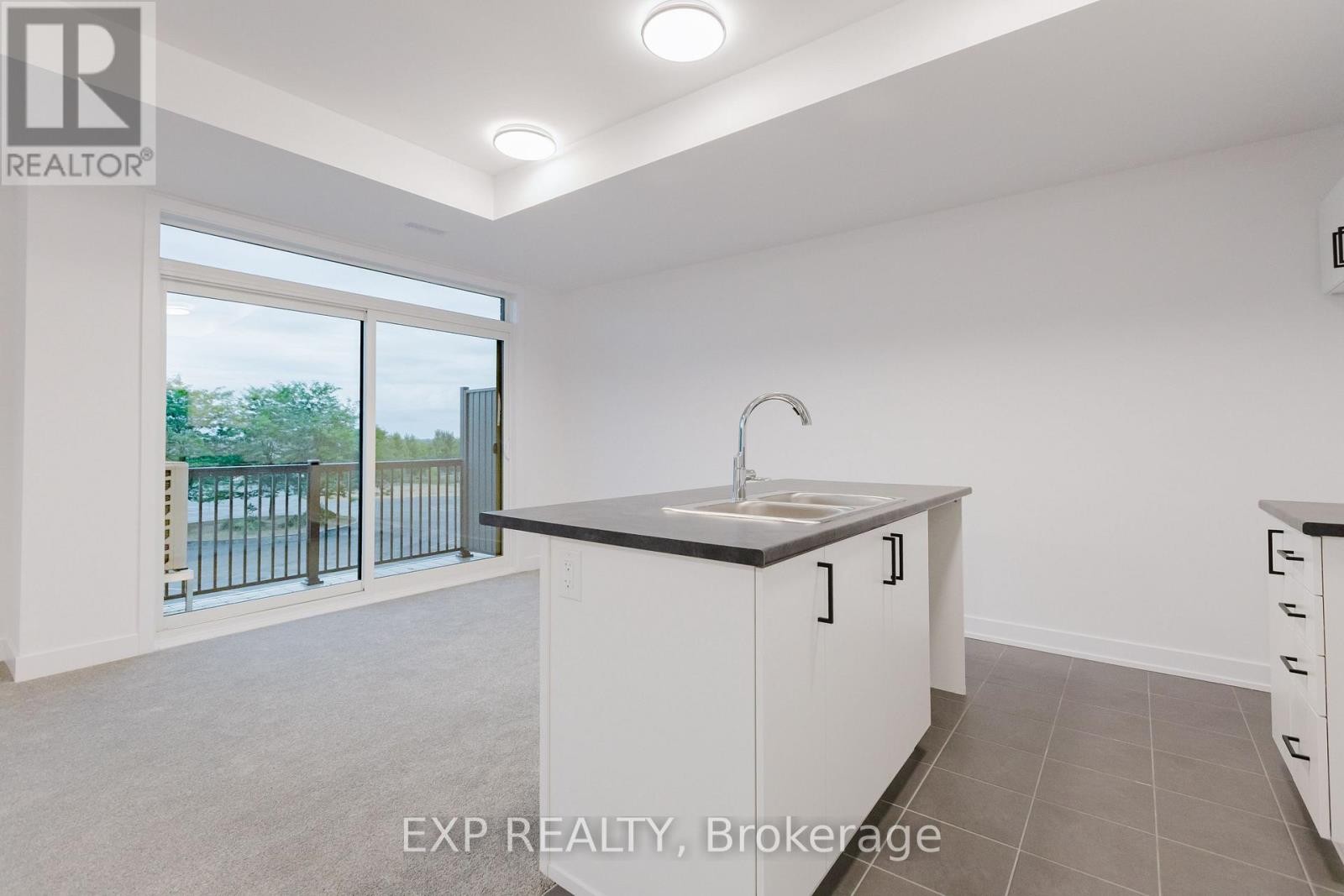 












203 SILHOUETTE PRIVATE

,
Ottawa,




Ontario
K2J7J8

