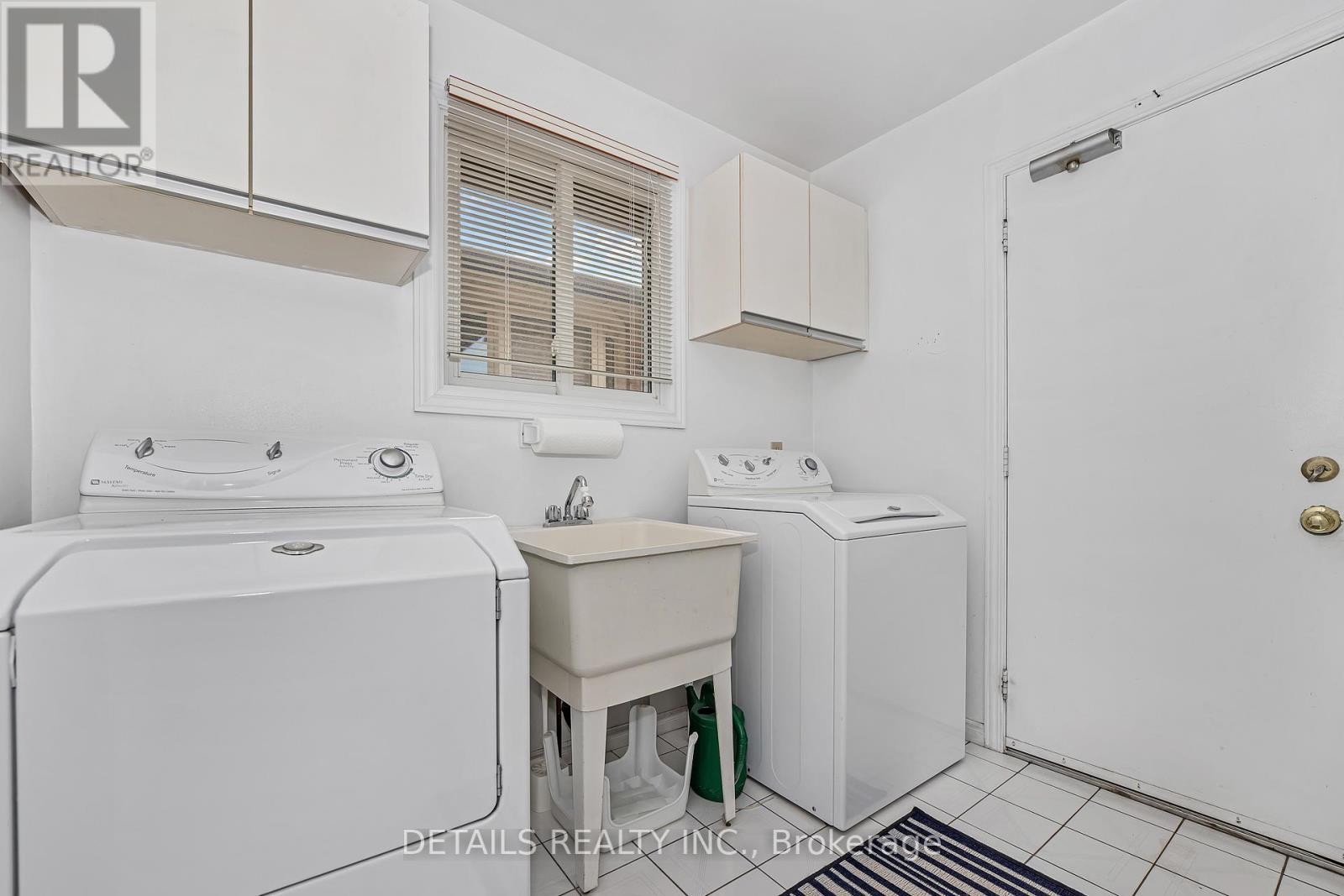 












1020 AMBLESIDE CRESCENT

,
Kingston (North of Taylor-Kidd Blvd),




Ontario
K7P2B3

