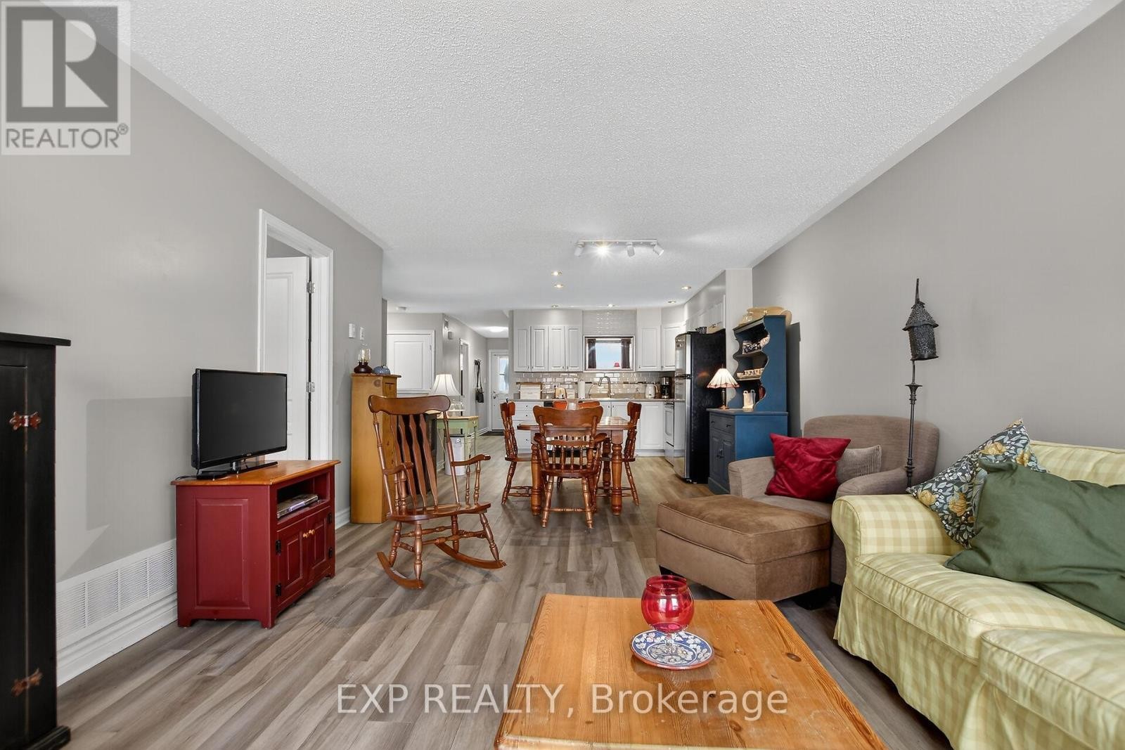 












318 FINNER COURT

,
Mississippi Mills,




Ontario
K0A1A0

