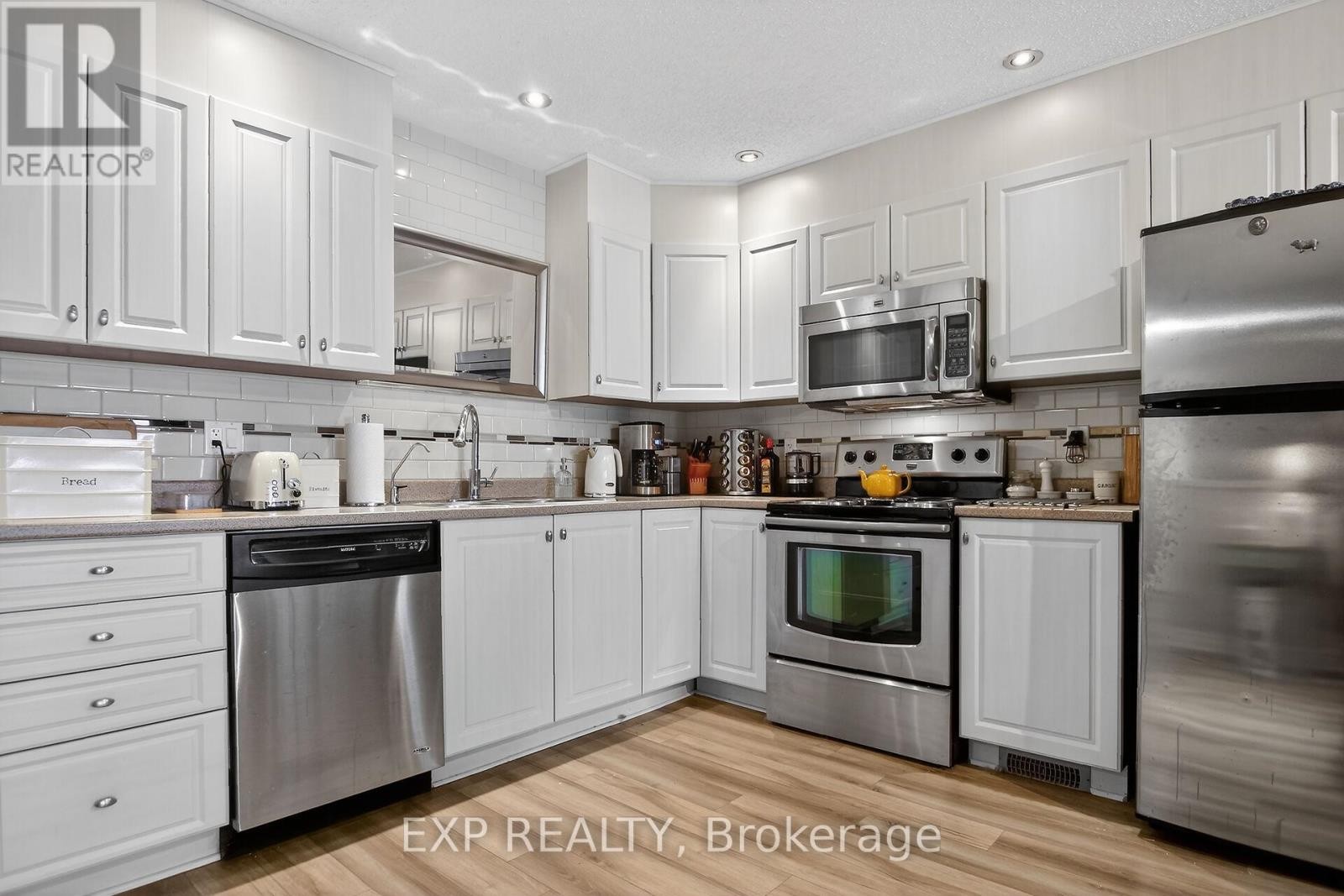 












318 FINNER COURT

,
Mississippi Mills,




Ontario
K0A1A0

