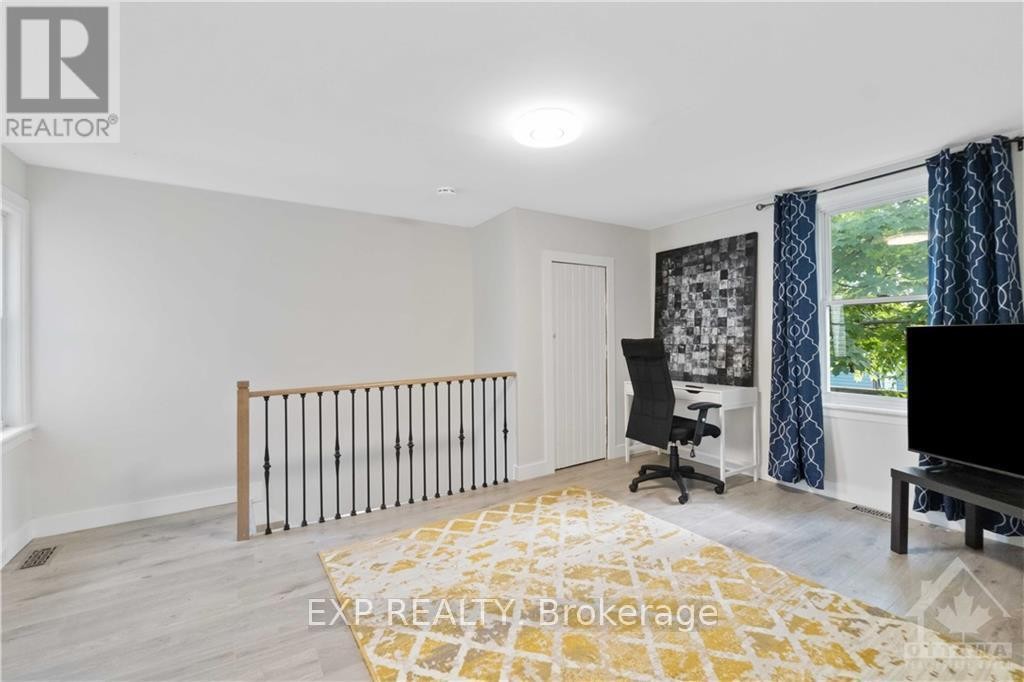 












162 KING EDWARD AVENUE

,
Ottawa,




Ontario
K1N7L3

