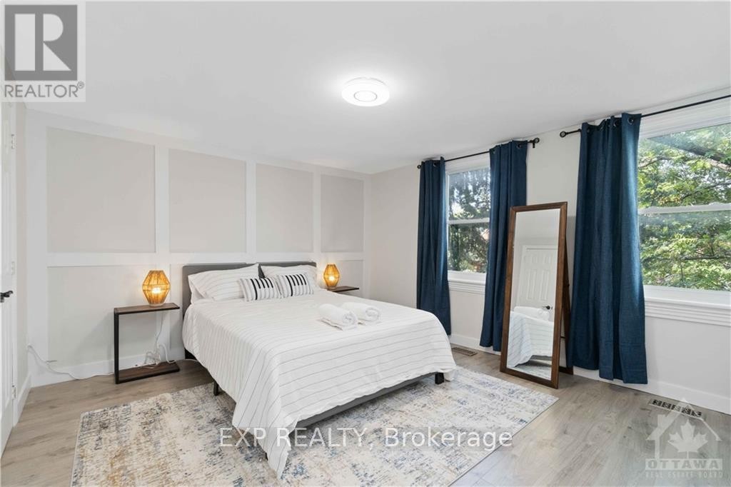 












162 KING EDWARD AVENUE

,
Ottawa,




Ontario
K1N7L3

