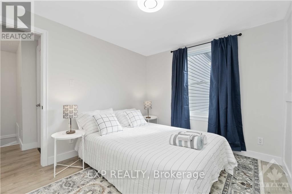 












162 KING EDWARD AVENUE

,
Ottawa,




Ontario
K1N7L3

