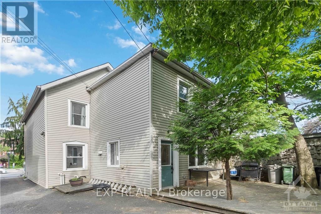 












162 KING EDWARD AVENUE

,
Ottawa,




Ontario
K1N7L3

