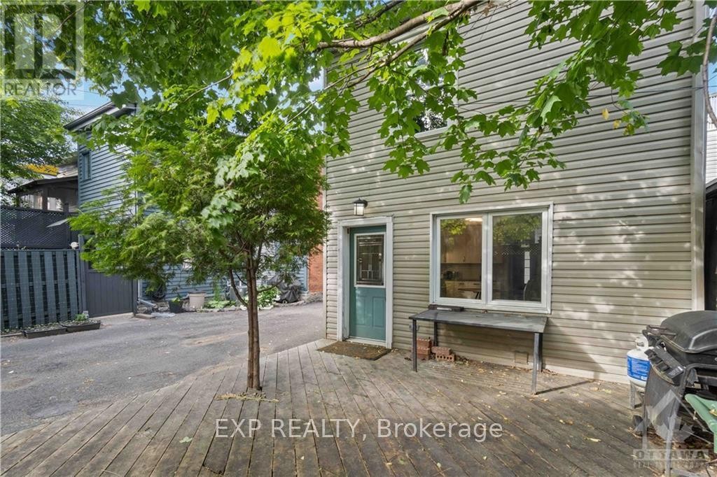 












162 KING EDWARD AVENUE

,
Ottawa,




Ontario
K1N7L3

