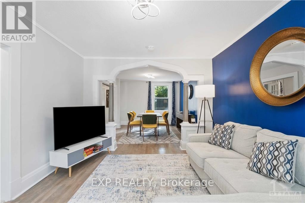 












162 KING EDWARD AVENUE

,
Ottawa,




Ontario
K1N7L3

