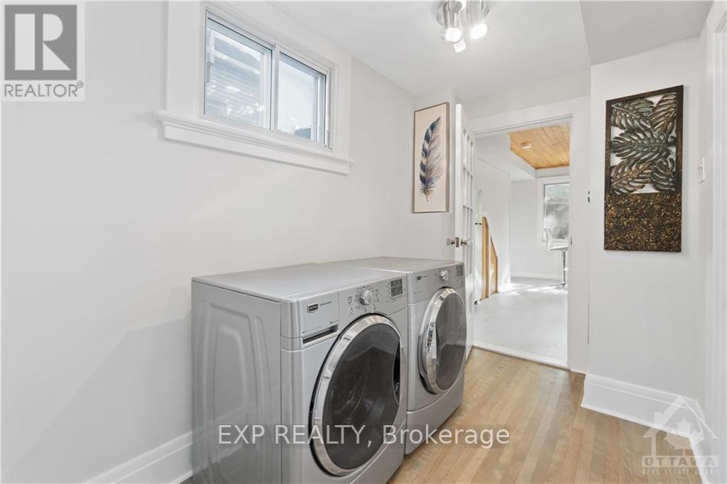 












162 KING EDWARD AVENUE

,
Ottawa,




Ontario
K1N7L3

