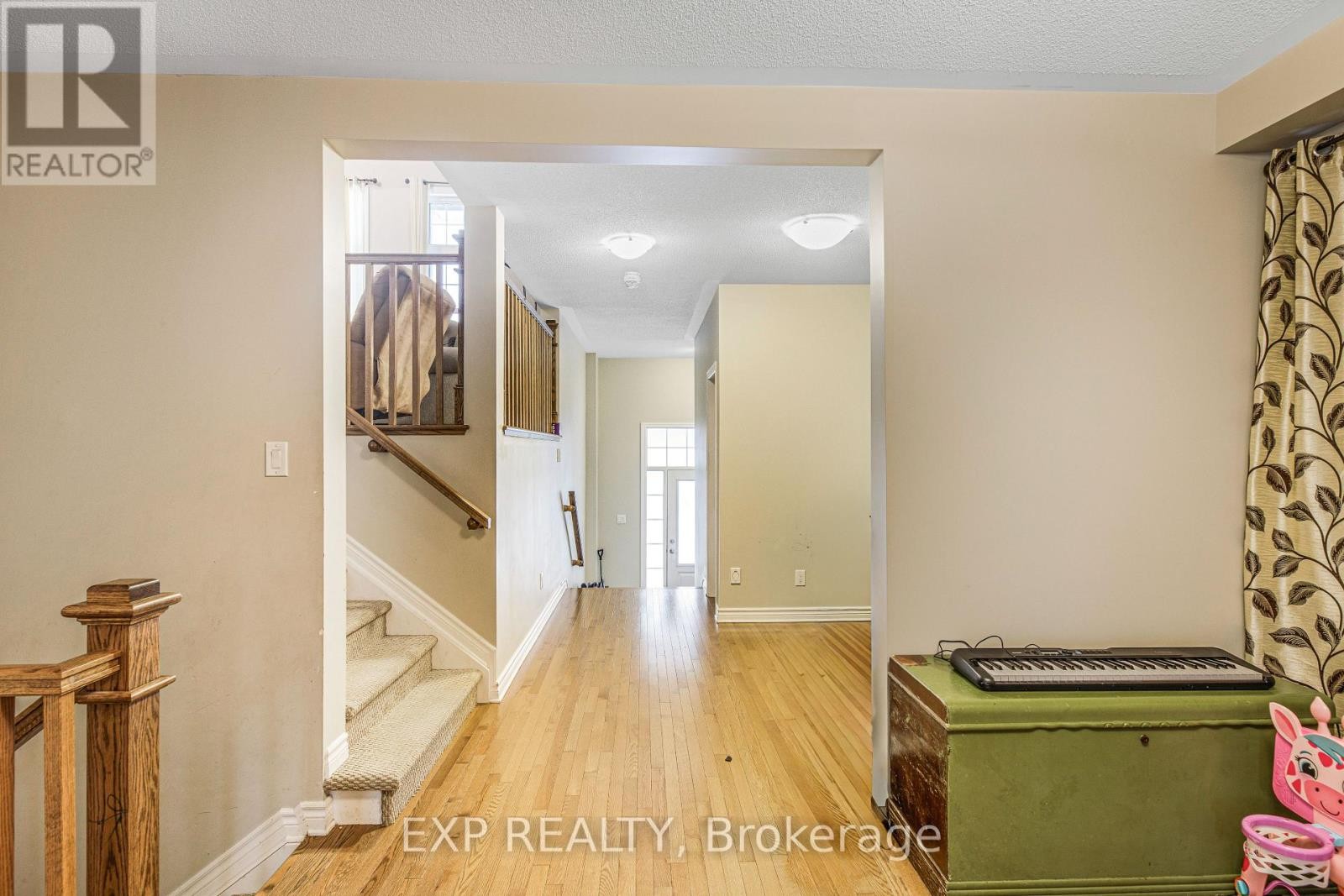 












84 RUSSET TERRACE

,
Ottawa,




Ontario
K2J6E8

