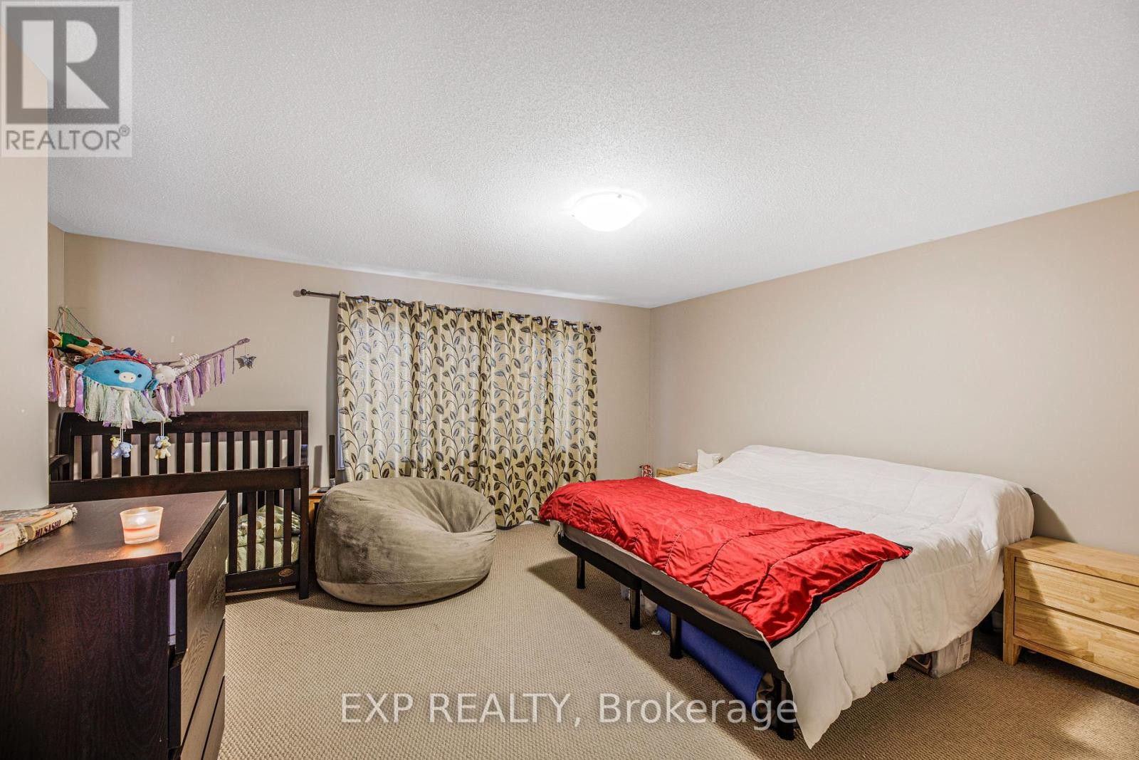 












84 RUSSET TERRACE

,
Ottawa,




Ontario
K2J6E8

