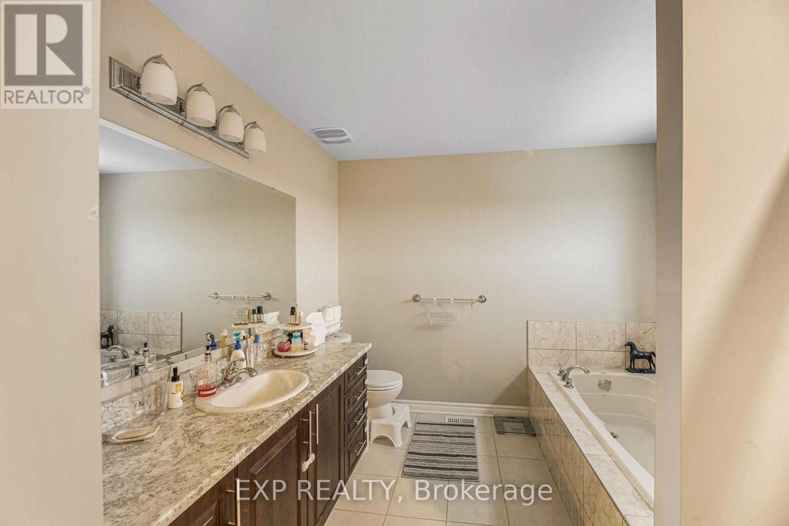 












84 RUSSET TERRACE

,
Ottawa,




Ontario
K2J6E8

