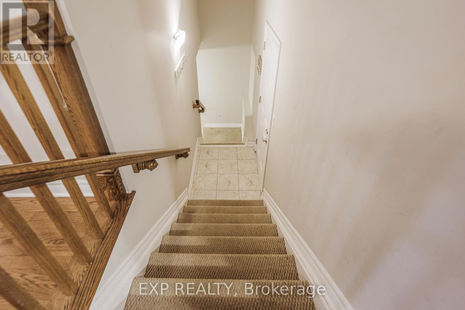 












84 RUSSET TERRACE

,
Ottawa,




Ontario
K2J6E8

