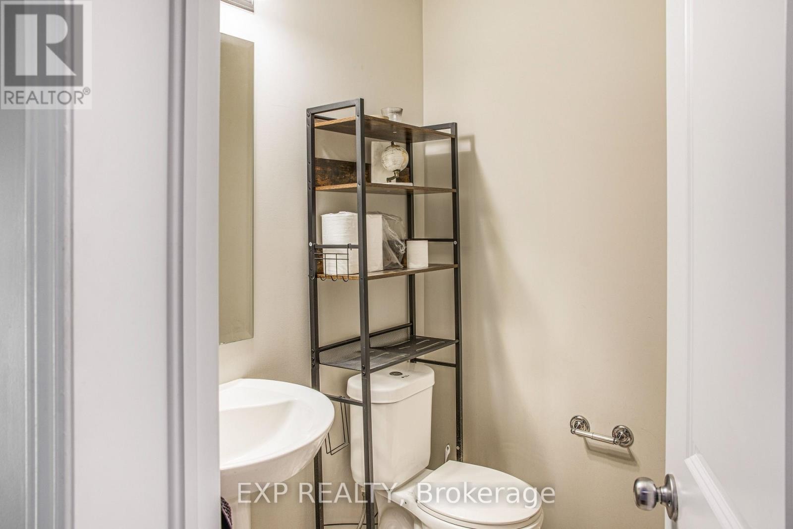 












84 RUSSET TERRACE

,
Ottawa,




Ontario
K2J6E8

