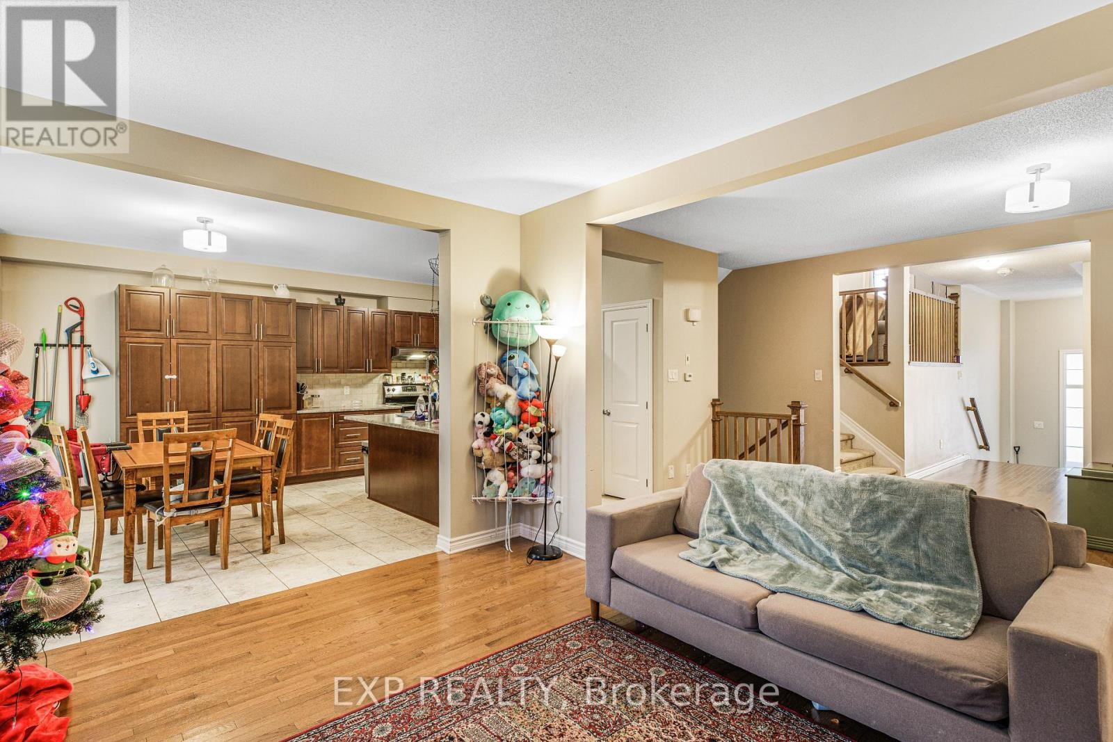 












84 RUSSET TERRACE

,
Ottawa,




Ontario
K2J6E8

