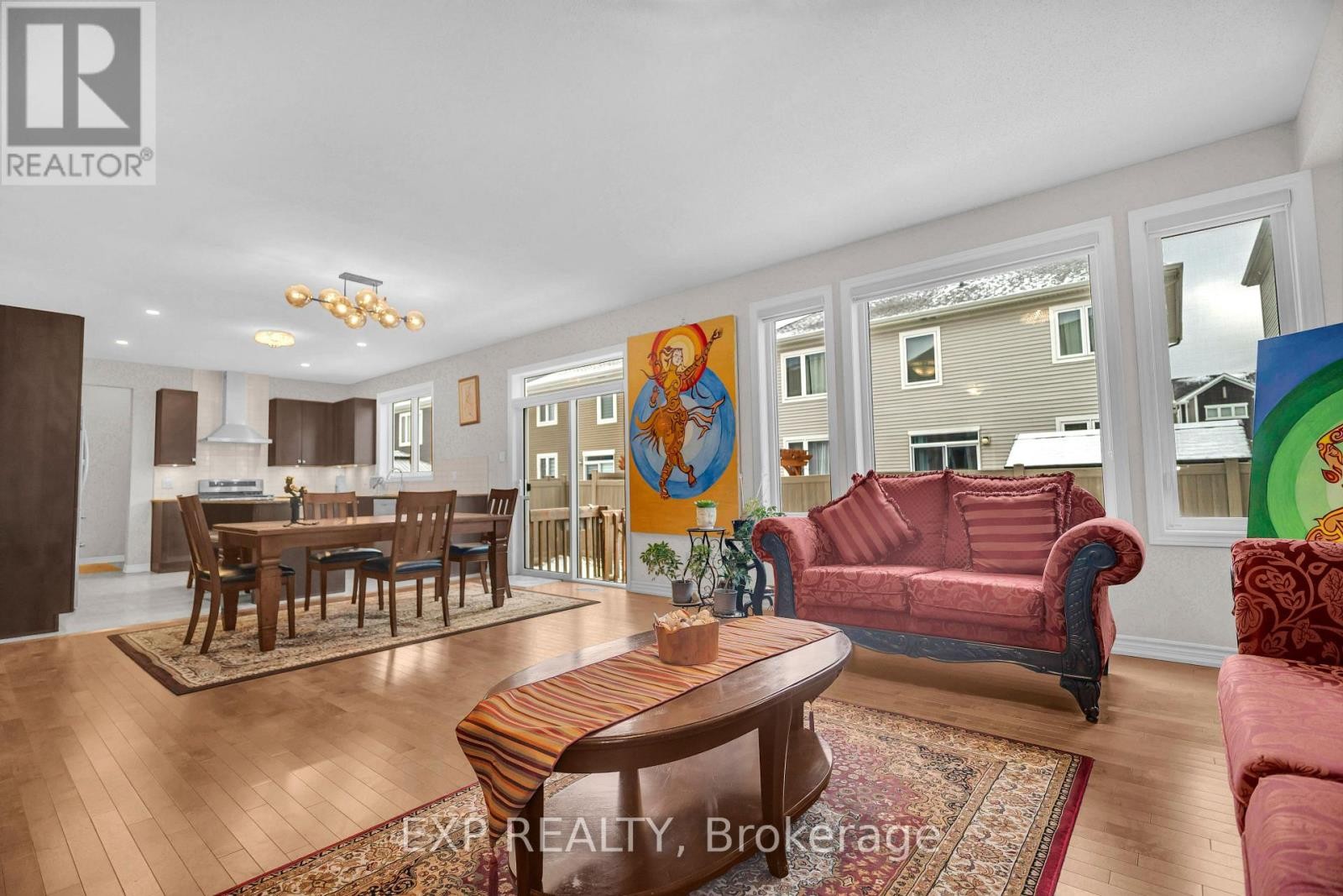 












208 DOUGLAS FIR STREET N

,
Ottawa,




Ontario
K2J6P9

