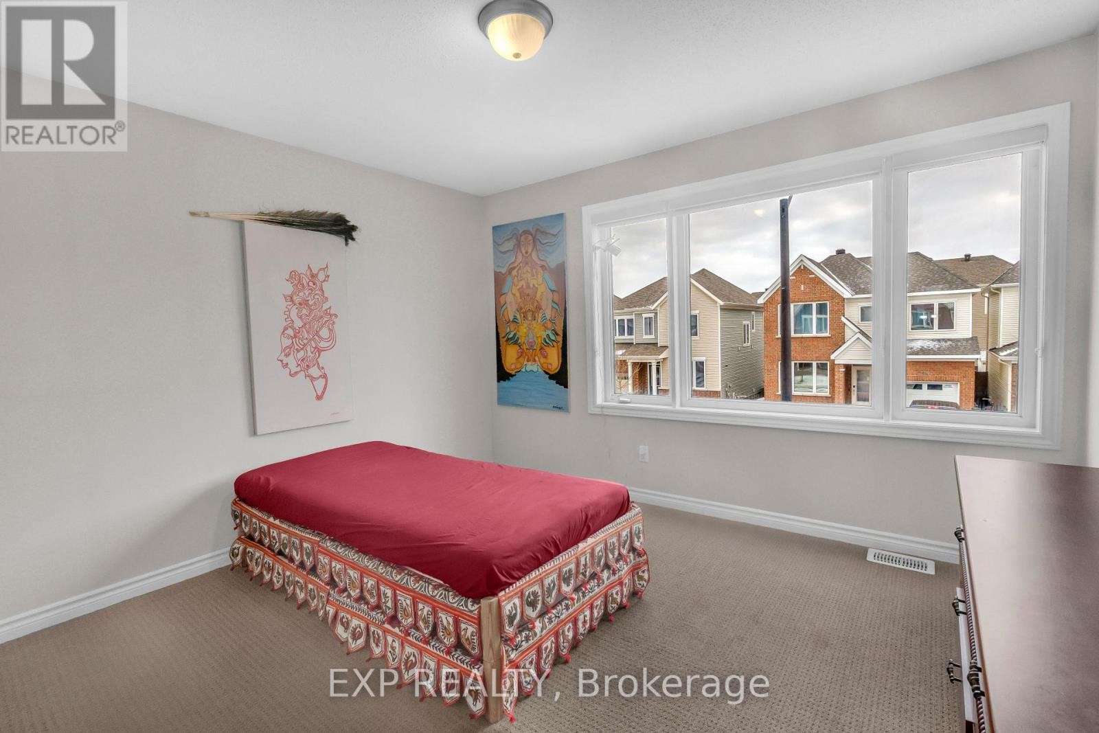 












208 DOUGLAS FIR STREET N

,
Ottawa,




Ontario
K2J6P9

