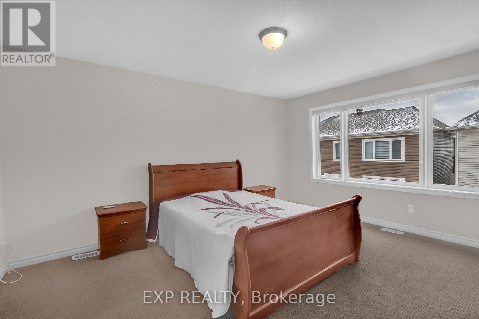 












208 DOUGLAS FIR STREET N

,
Ottawa,




Ontario
K2J6P9

