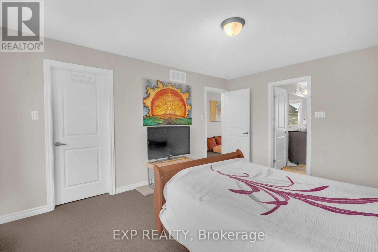 












208 DOUGLAS FIR STREET N

,
Ottawa,




Ontario
K2J6P9

