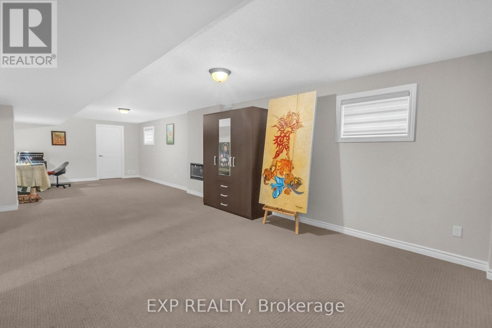 












208 DOUGLAS FIR STREET N

,
Ottawa,




Ontario
K2J6P9

