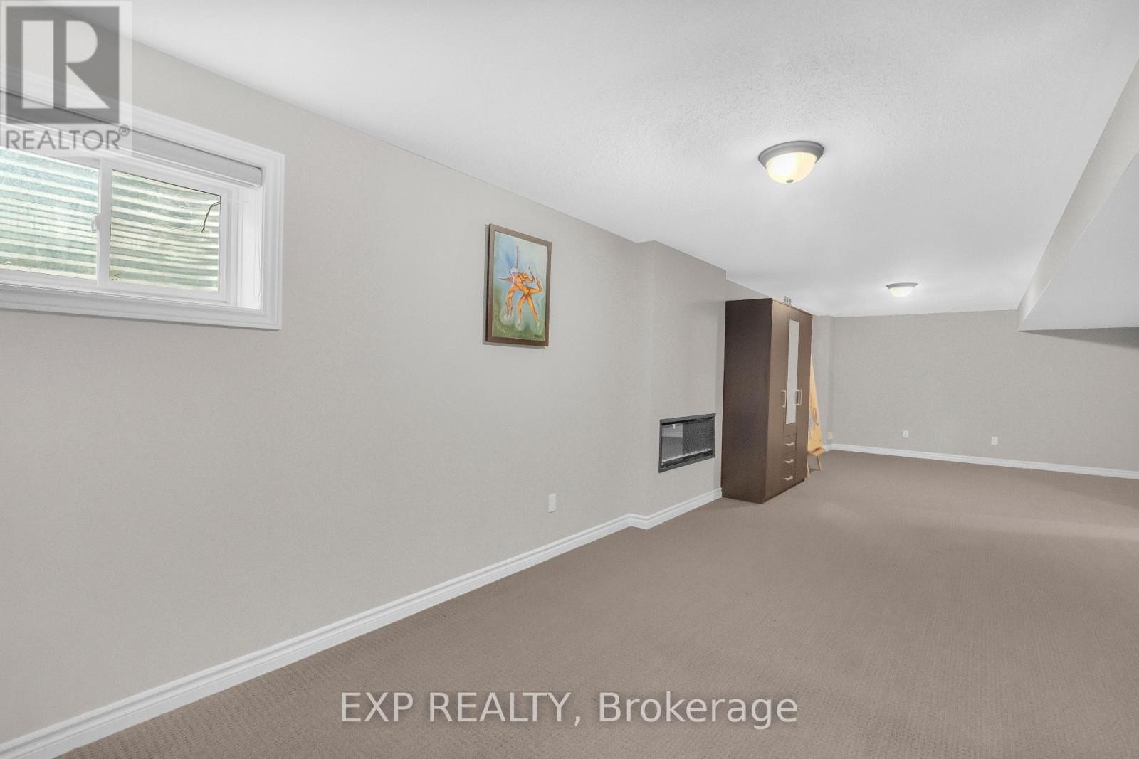 












208 DOUGLAS FIR STREET N

,
Ottawa,




Ontario
K2J6P9

