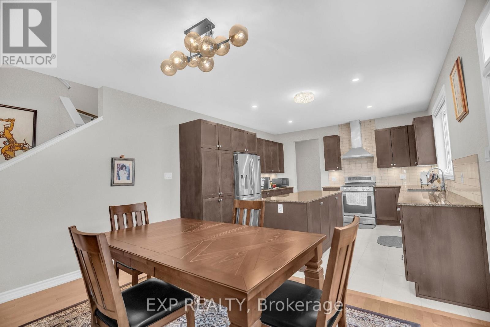 












208 DOUGLAS FIR STREET N

,
Ottawa,




Ontario
K2J6P9

