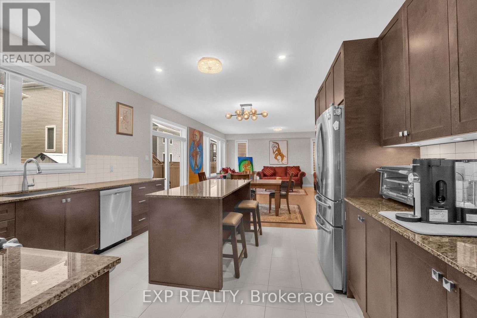 












208 DOUGLAS FIR STREET N

,
Ottawa,




Ontario
K2J6P9

