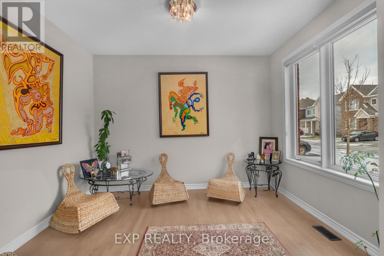 












208 DOUGLAS FIR STREET N

,
Ottawa,




Ontario
K2J6P9

