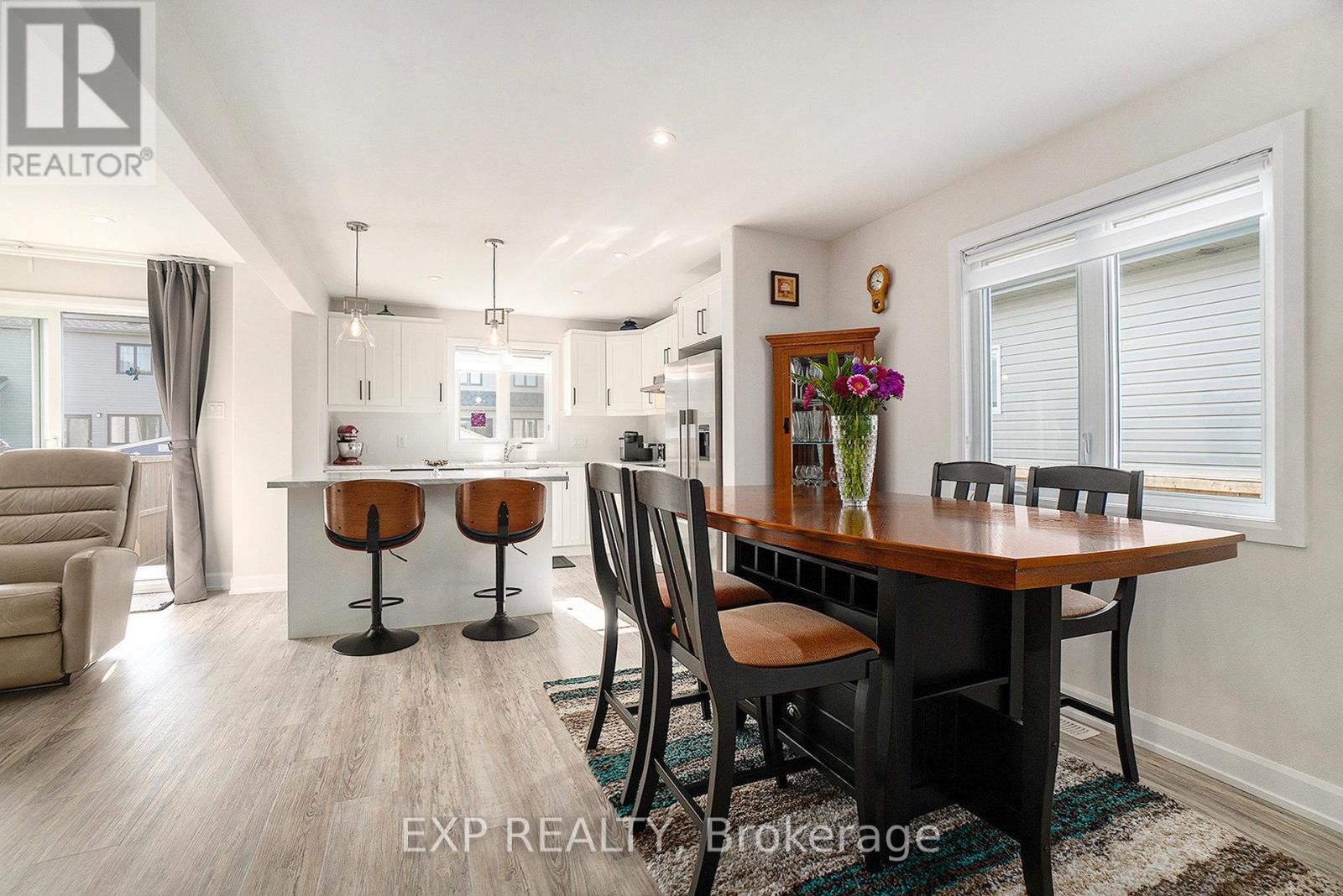 












704 AZURE STREET

,
Russell,




Ontario
K4R1E5

