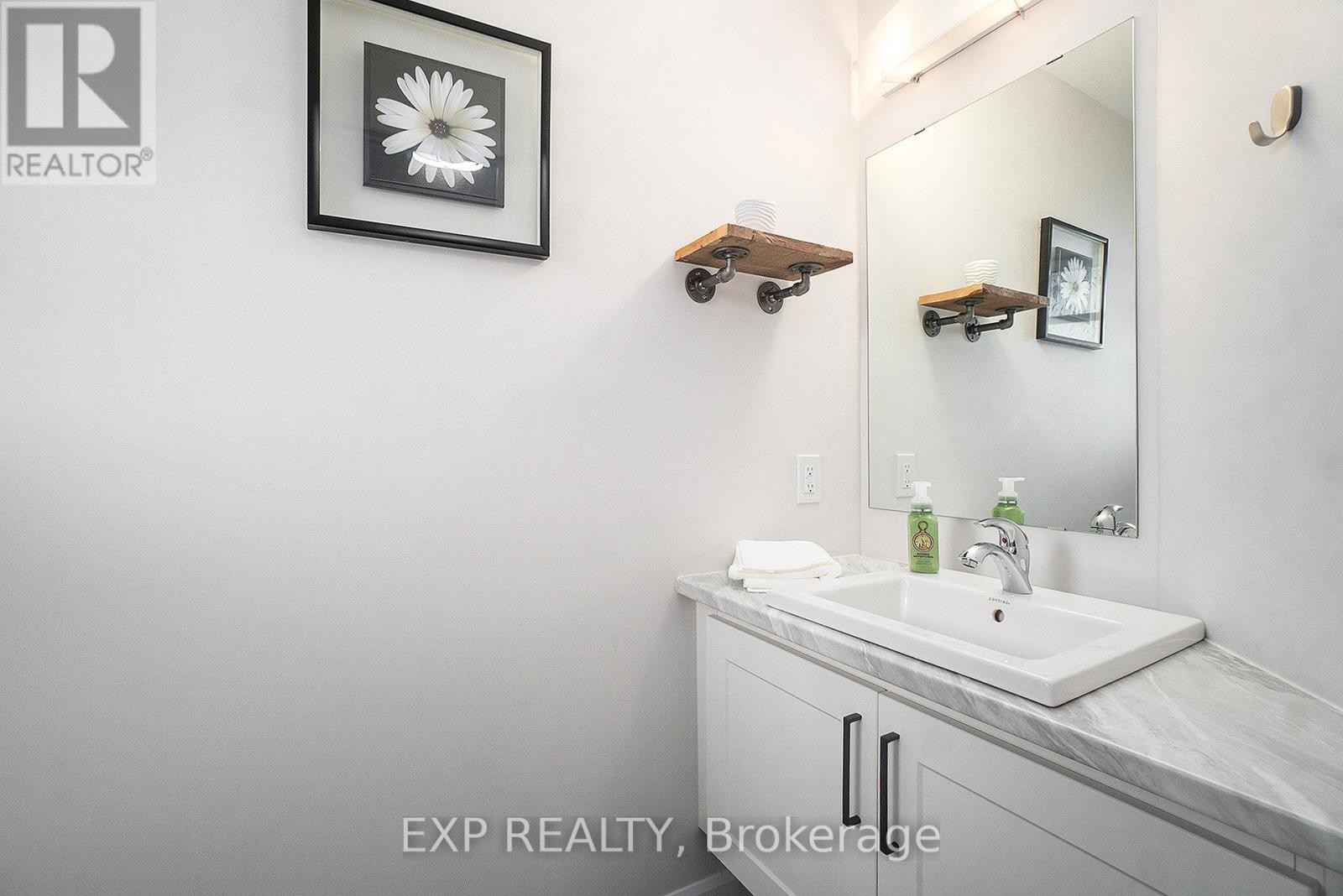 












704 AZURE STREET

,
Russell,




Ontario
K4R1E5

