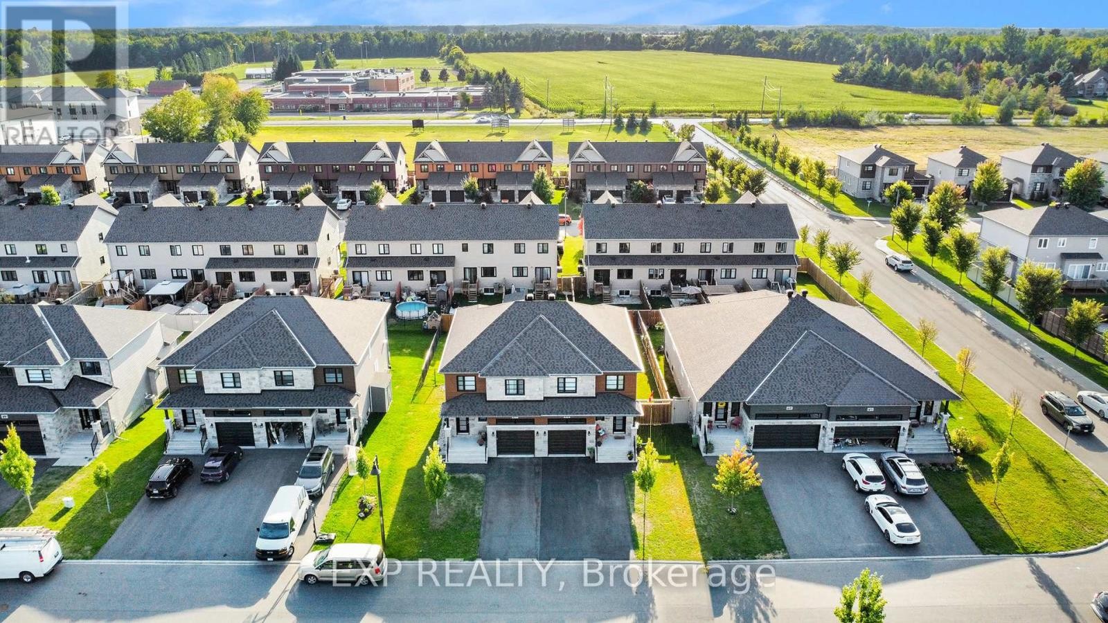 












704 AZURE STREET

,
Russell,




Ontario
K4R1E5

