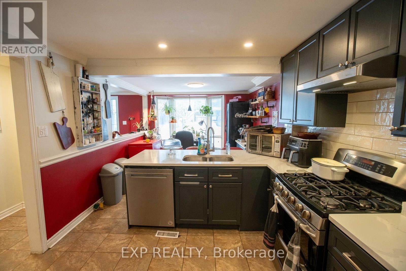 












1108 GRENOBLE CRESCENT

,
Ottawa,




Ontario
K1C2C6

