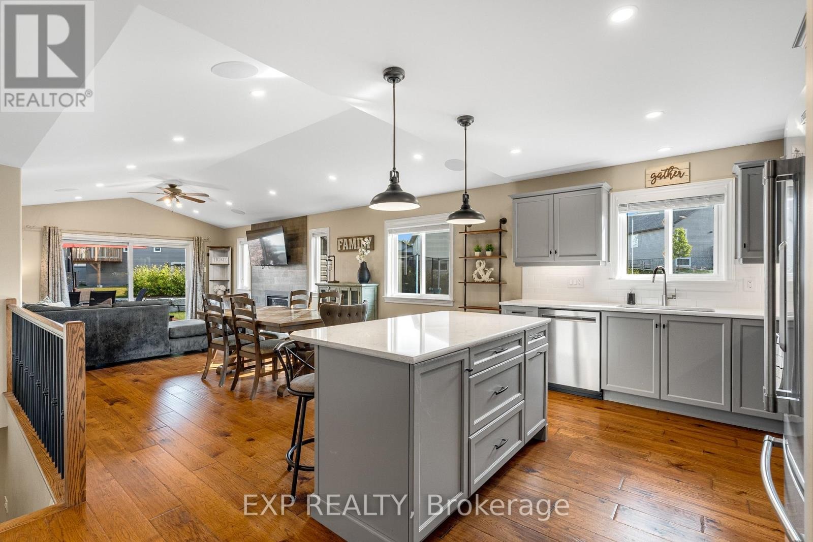 












86 HORTON STREET

,
Mississippi Mills,




Ontario
K0A1A0

