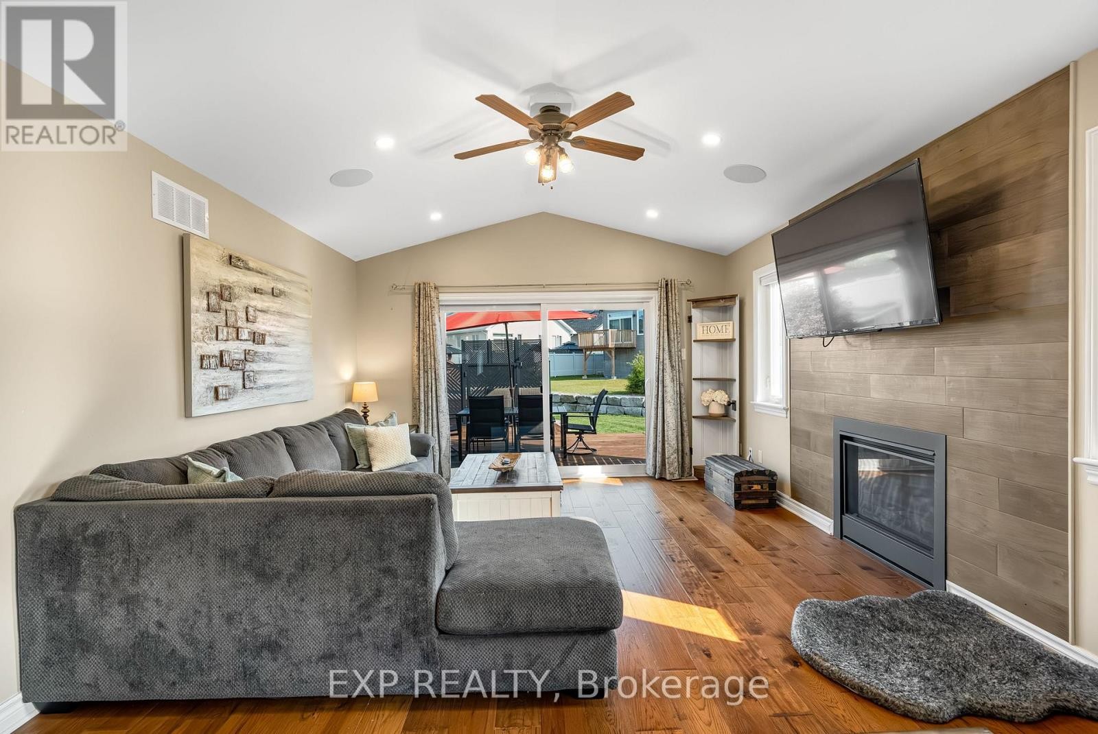 












86 HORTON STREET

,
Mississippi Mills,




Ontario
K0A1A0

