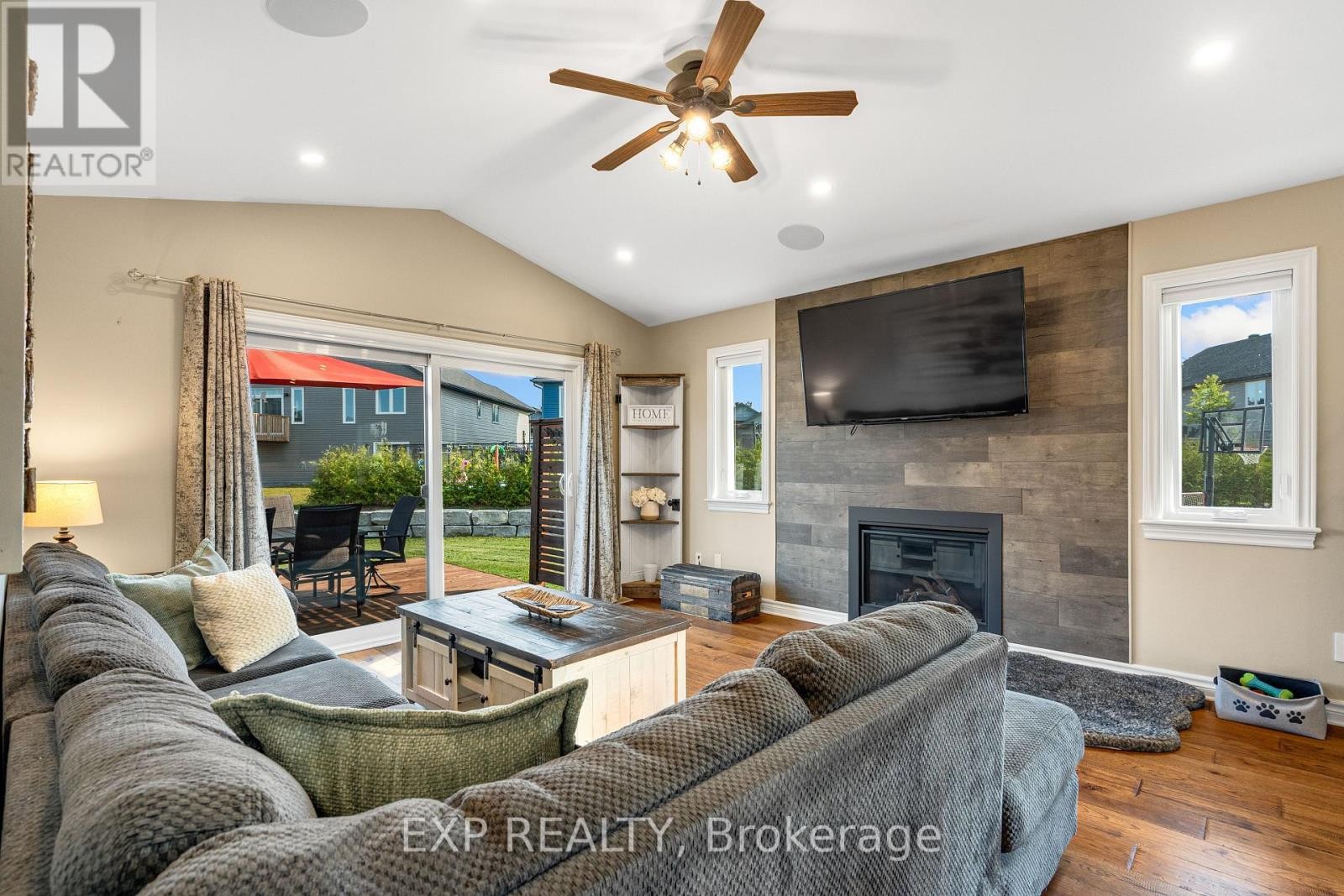 












86 HORTON STREET

,
Mississippi Mills,




Ontario
K0A1A0

