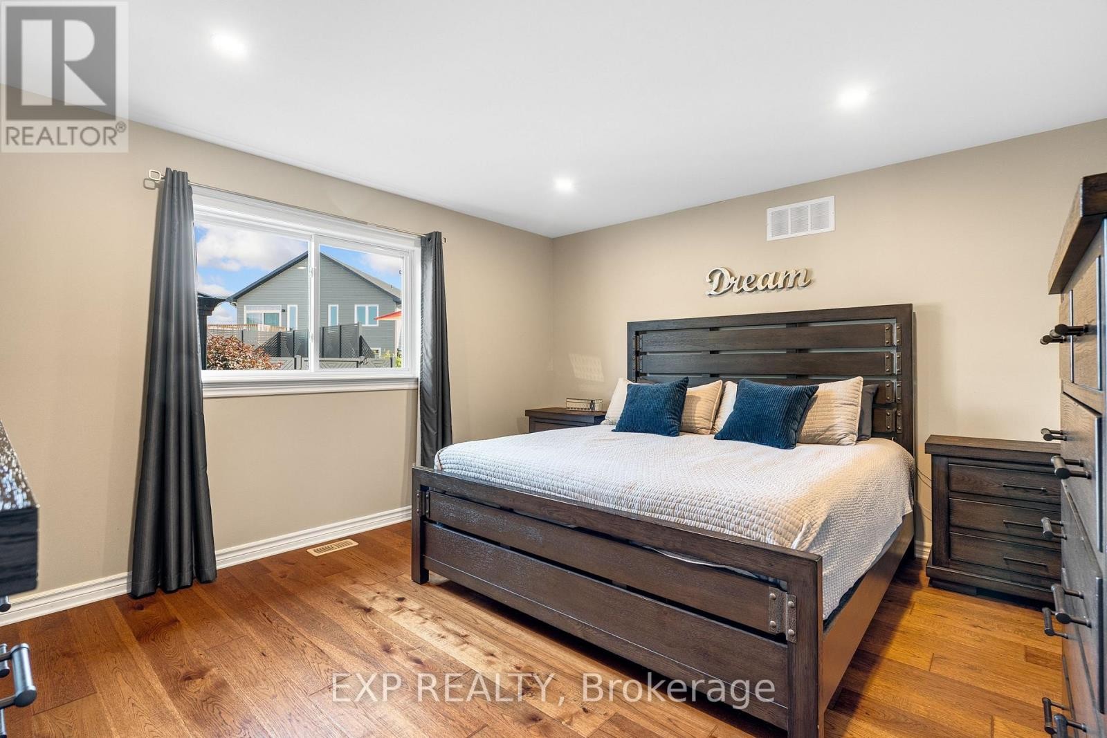 












86 HORTON STREET

,
Mississippi Mills,




Ontario
K0A1A0

