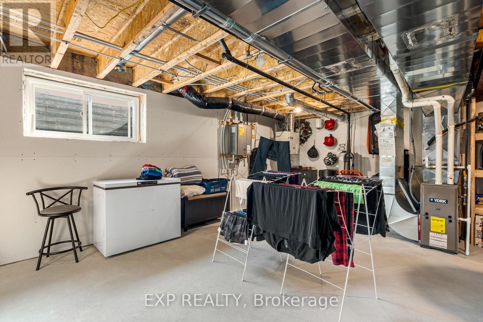 












86 HORTON STREET

,
Mississippi Mills,




Ontario
K0A1A0

