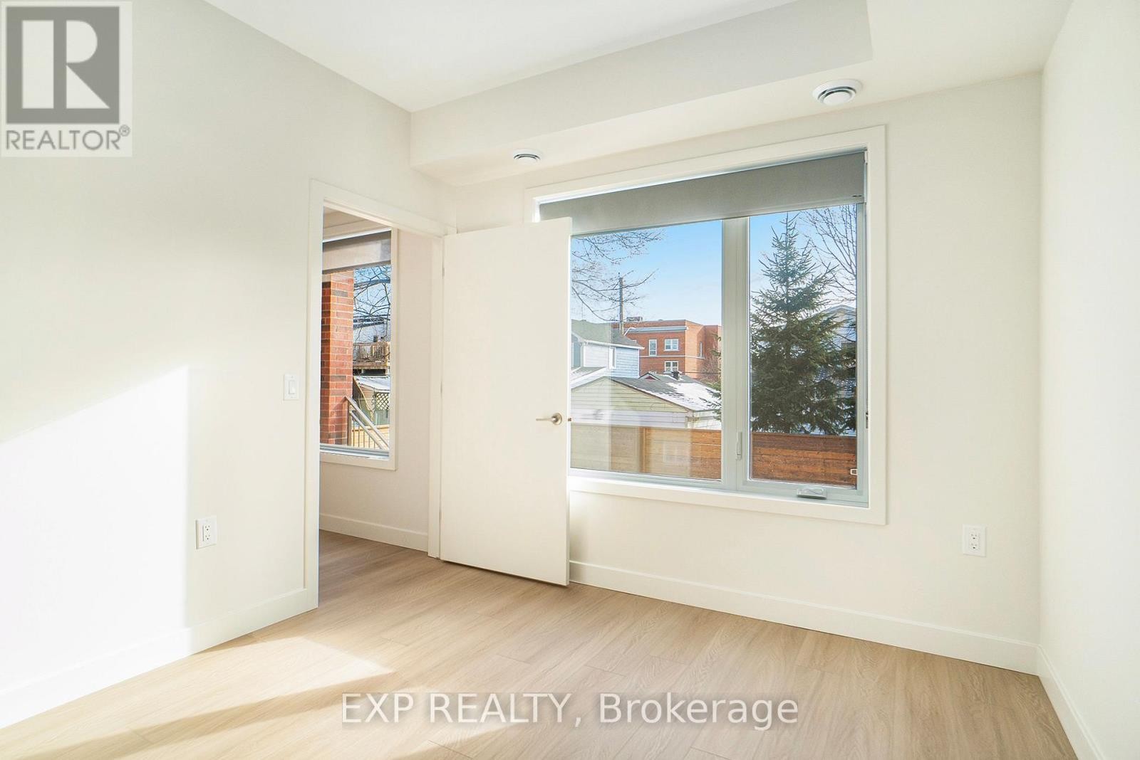 












158 LAVAL STREET

,
Ottawa,




Ontario
K1L7Z4

