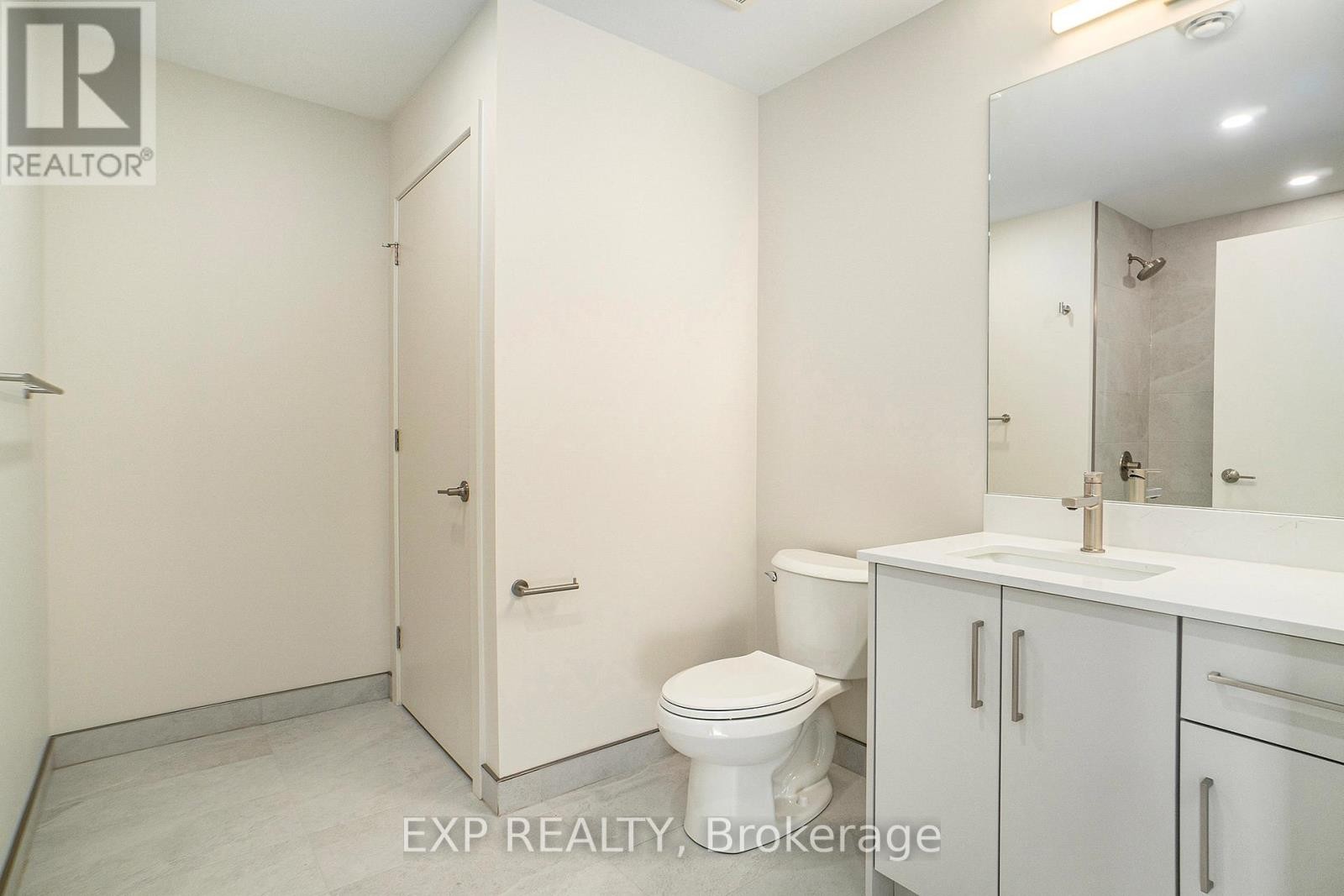 












158 LAVAL STREET

,
Ottawa,




Ontario
K1L7Z4

