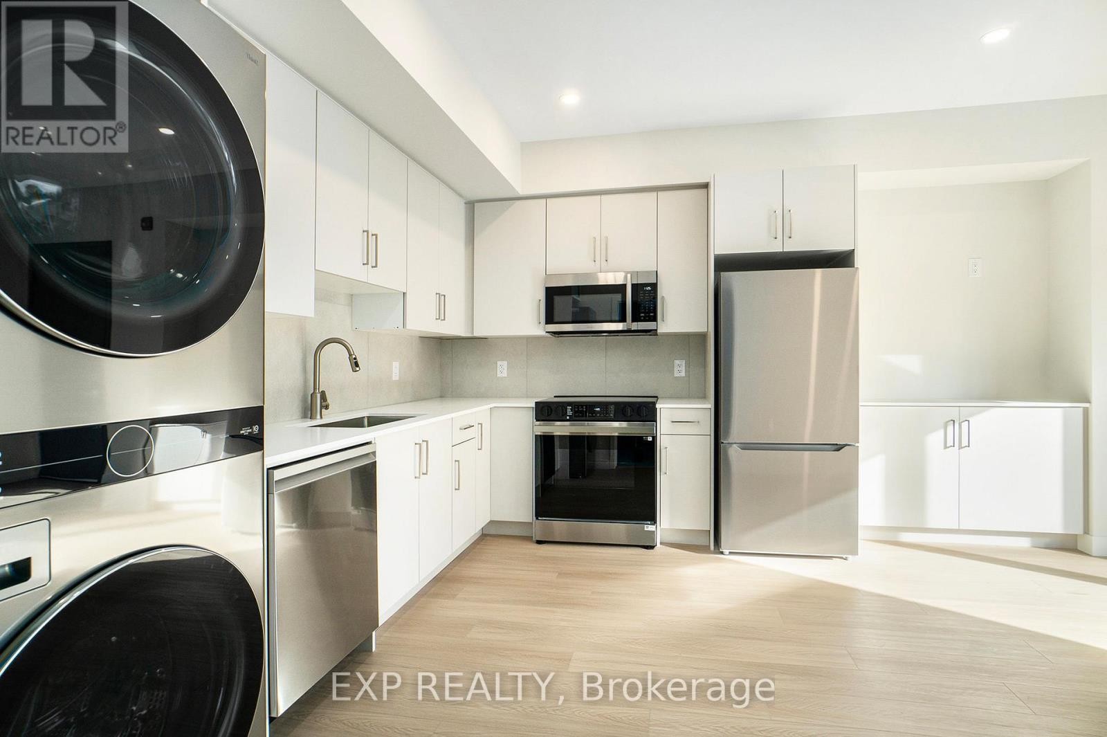 












158 LAVAL STREET

,
Ottawa,




Ontario
K1L7Z4

