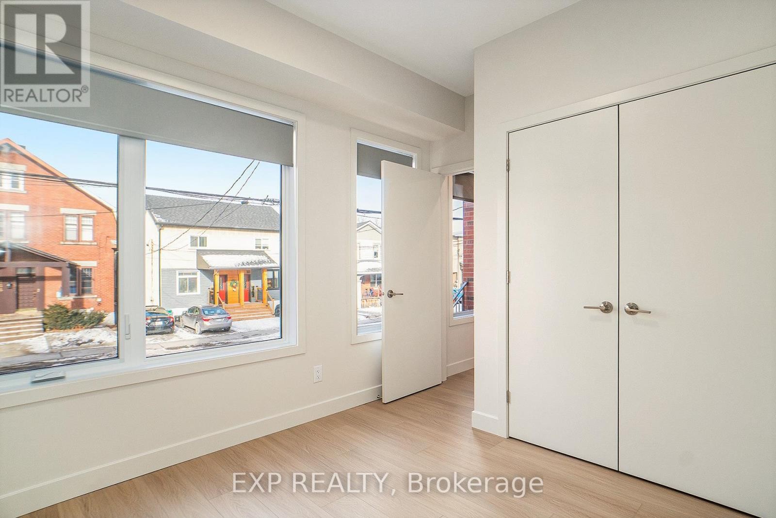 












7 - 158 LAVAL STREET

,
Ottawa,




Ontario
K1L7Z4

