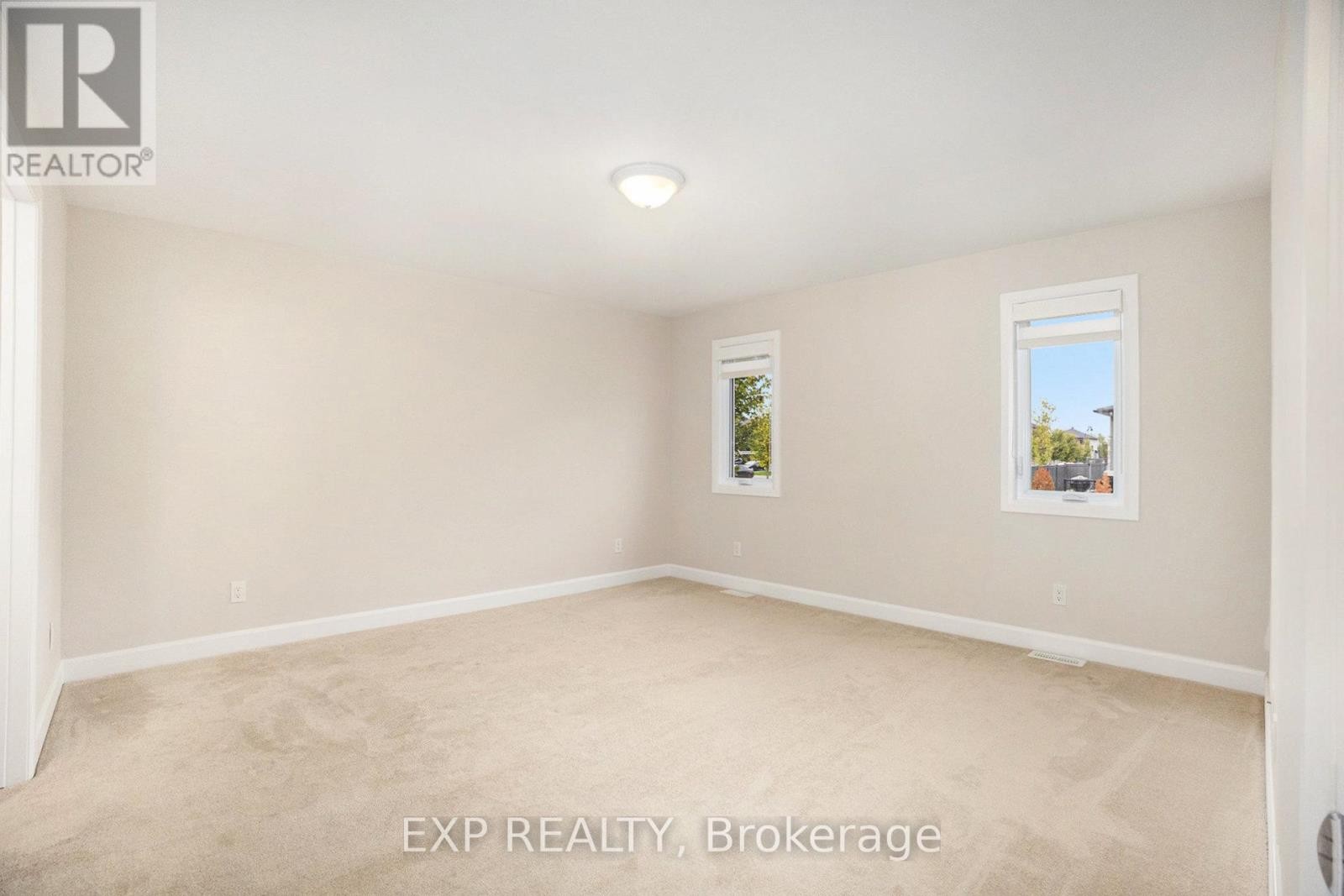 












701 AZURE STREET

,
Russell,




Ontario
K4R0E5

