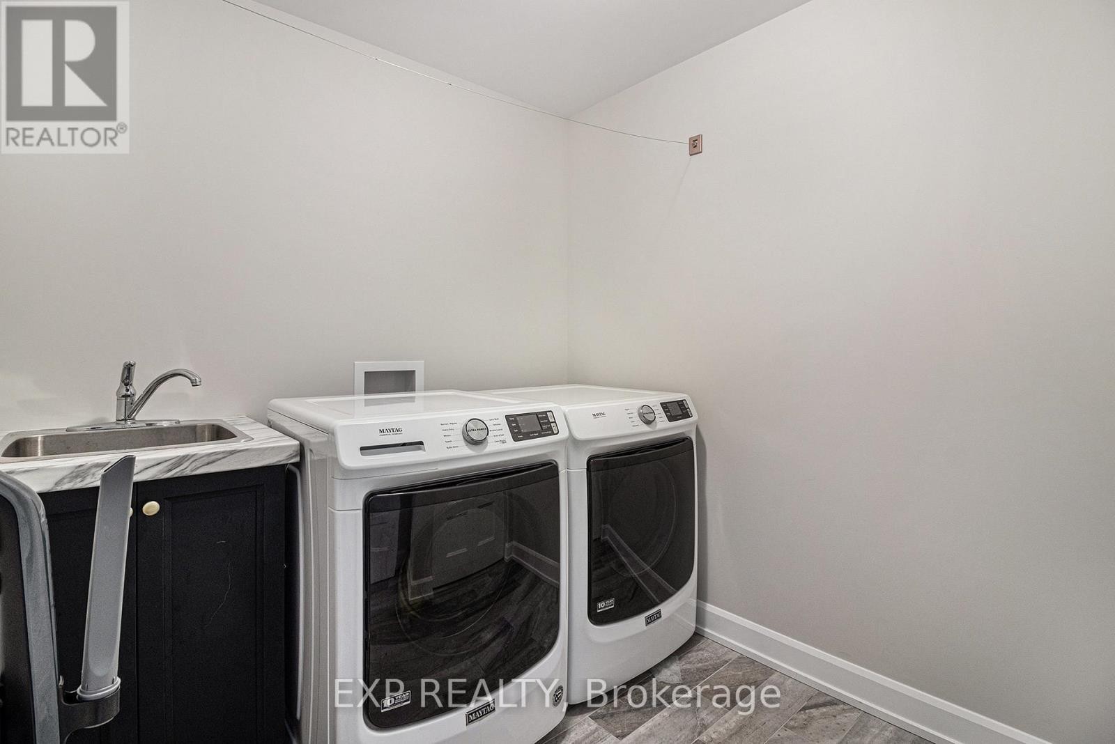 












701 AZURE STREET

,
Russell,




Ontario
K4R0E5

