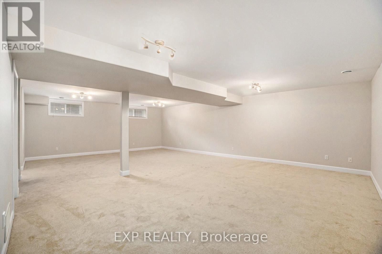 












701 AZURE STREET

,
Russell,




Ontario
K4R0E5

