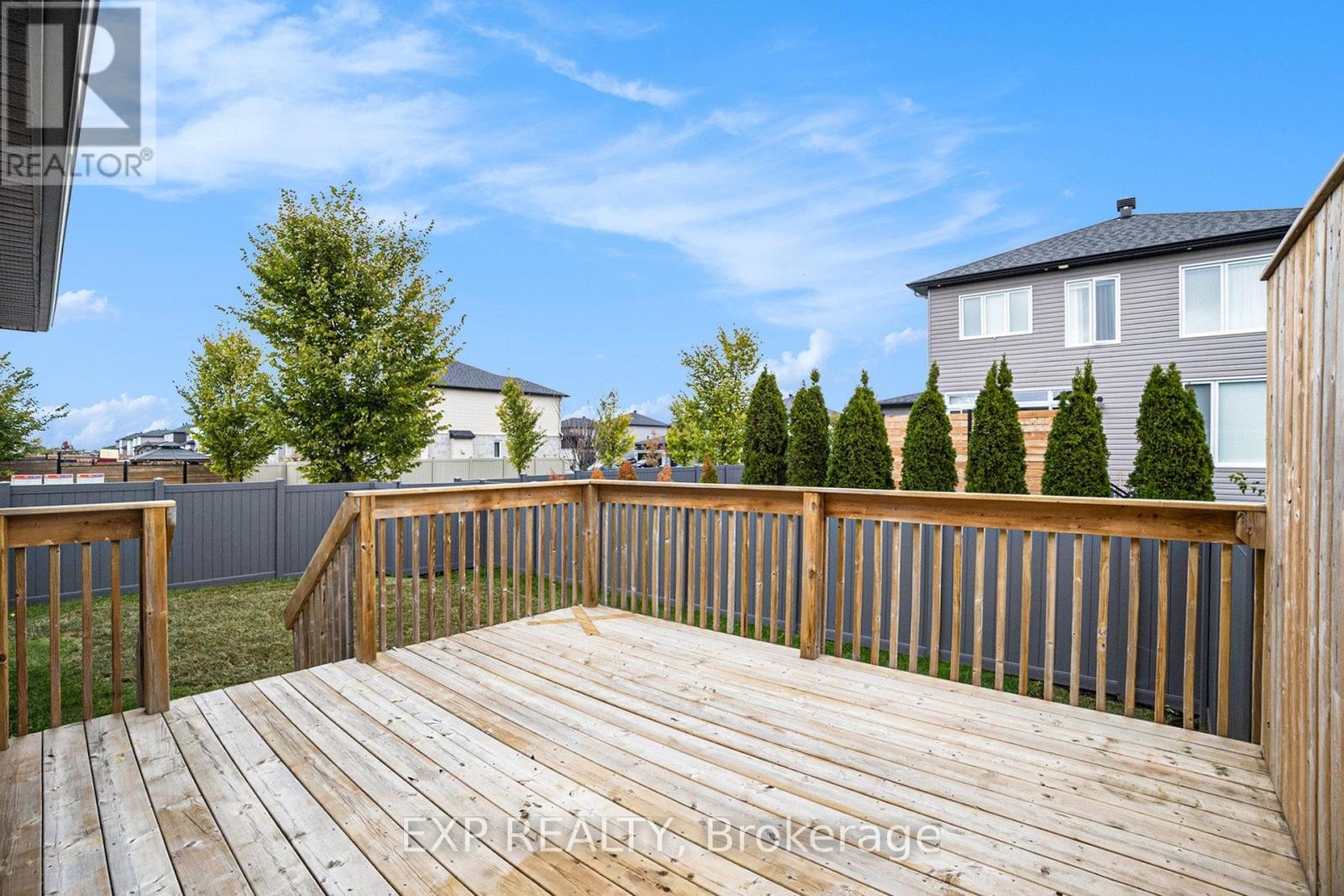 












701 AZURE STREET

,
Russell,




Ontario
K4R0E5


