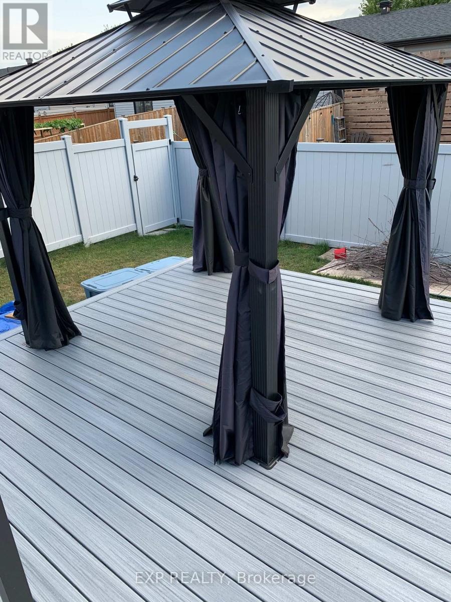 












220 CAPRI AVENUE

,
Russell,




Ontario
K0A1W0

