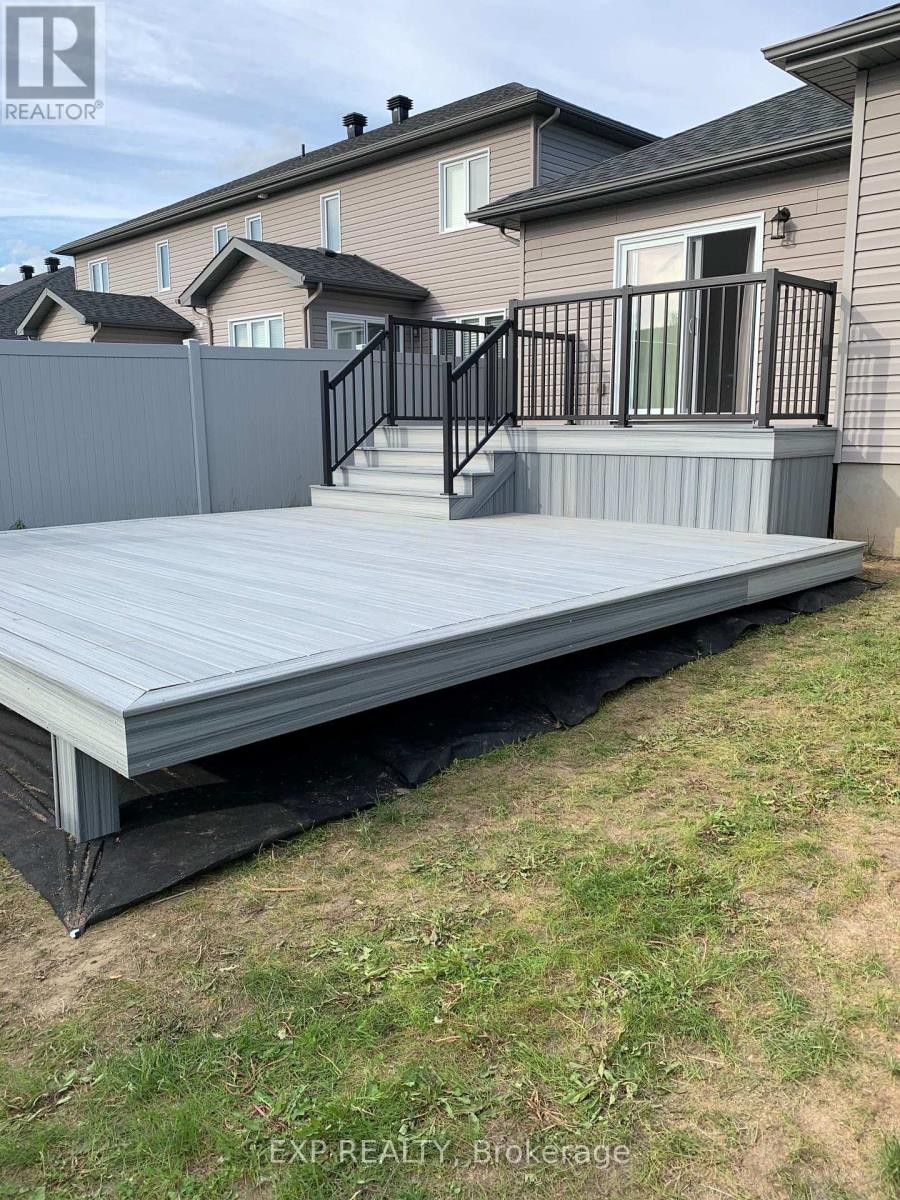 












220 CAPRI AVENUE

,
Russell,




Ontario
K0A1W0

