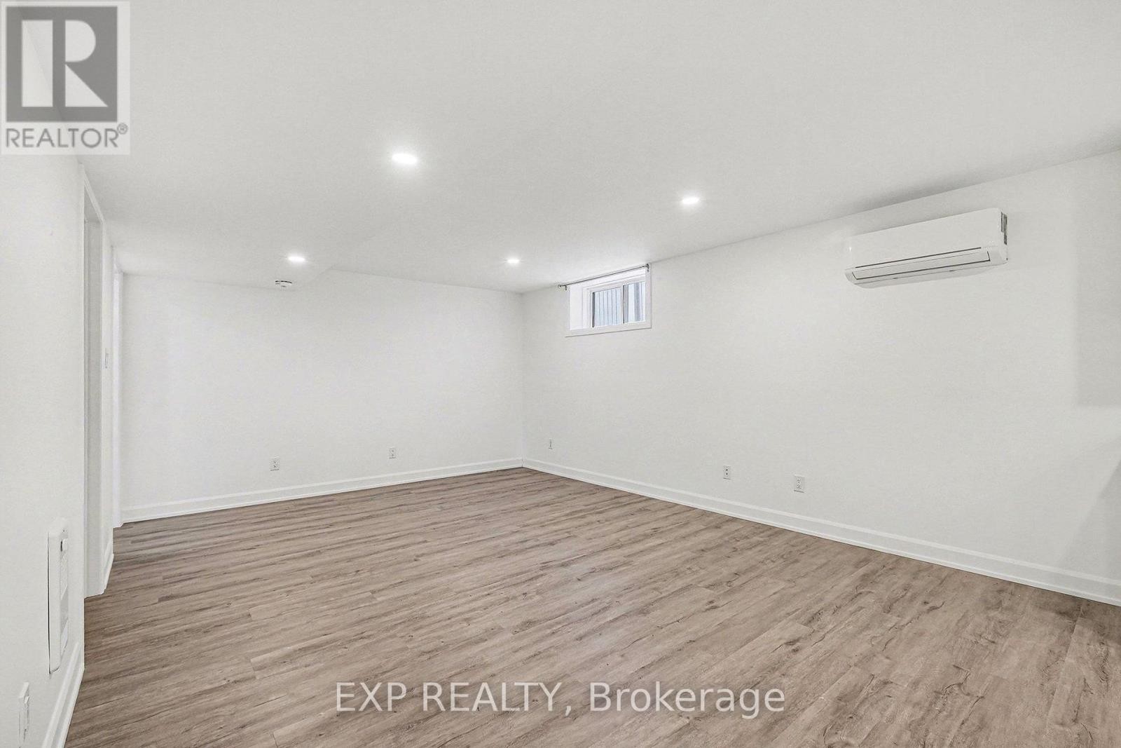 












220 CAPRI AVENUE

,
Russell,




Ontario
K0A1W0

