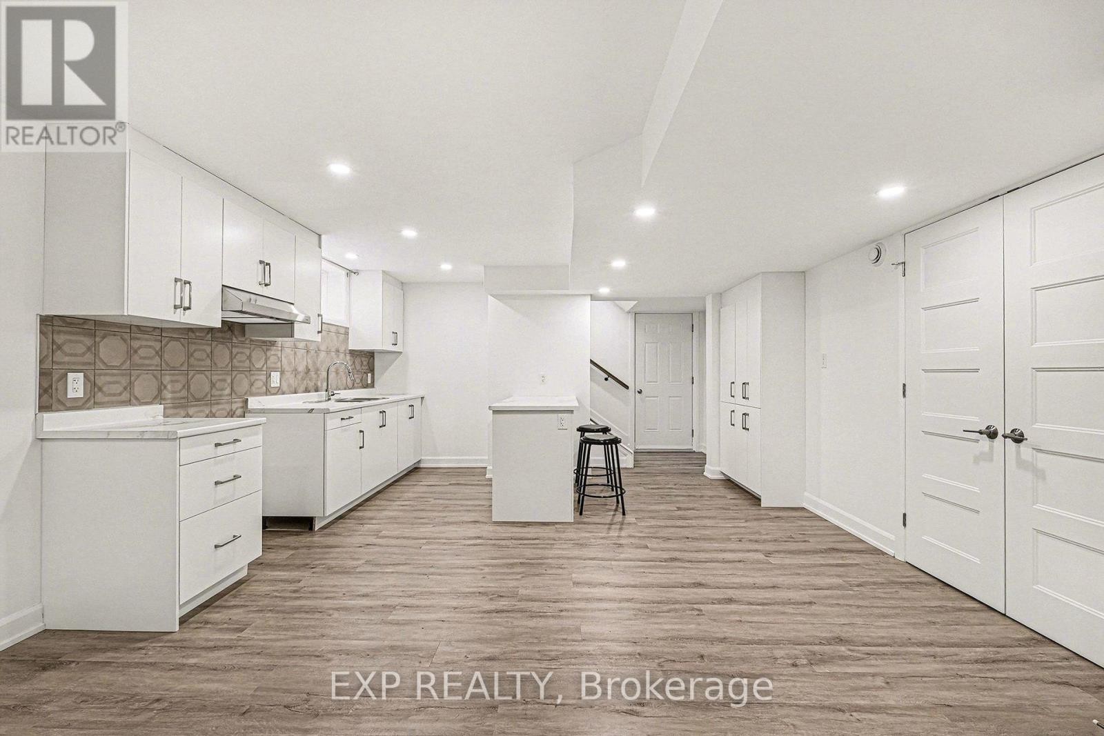 












220 CAPRI AVENUE

,
Russell,




Ontario
K0A1W0

