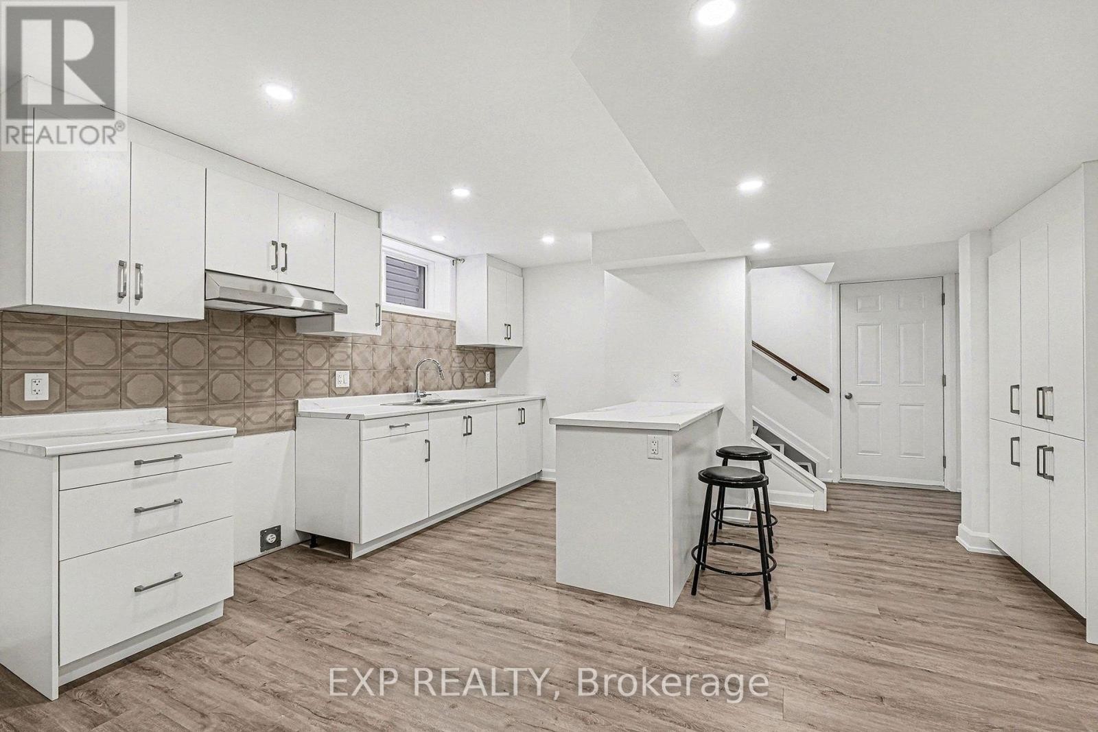 












220 CAPRI AVENUE

,
Russell,




Ontario
K0A1W0

