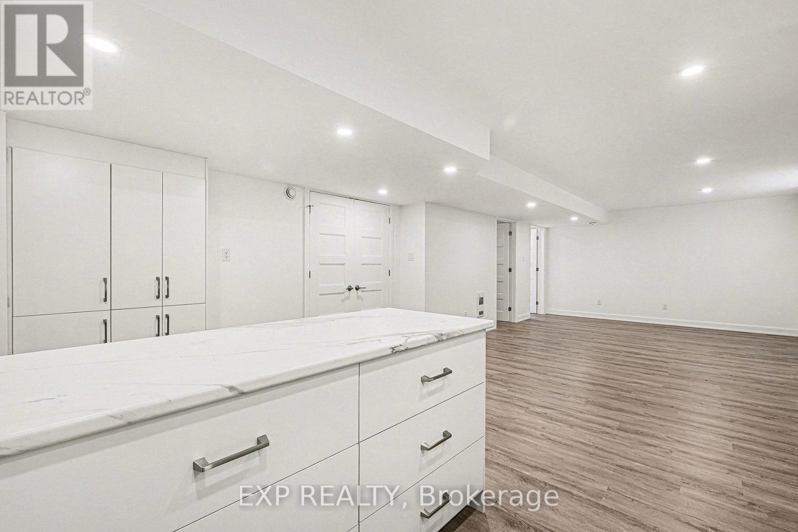 












220 CAPRI AVENUE

,
Russell,




Ontario
K0A1W0

