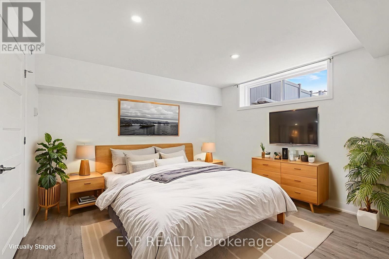 












220 CAPRI AVENUE

,
Russell,




Ontario
K0A1W0

